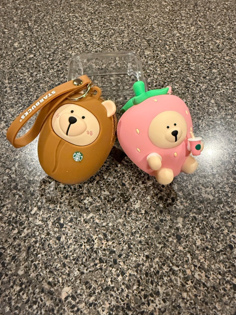 China Starbucks Summer Silicon Cute Bear
/Strawberry Keychain Coin/Earphone Bag - Picture 3 of 12
